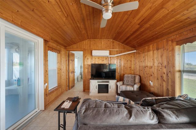 3130 Fm-2031, Matagorda, TX 77414