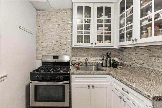 204-15 Foothill Avenue B44, Hollis, NY 11423