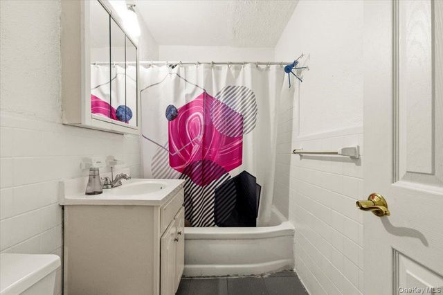 204-15 Foothill Avenue B44, Hollis, NY 11423