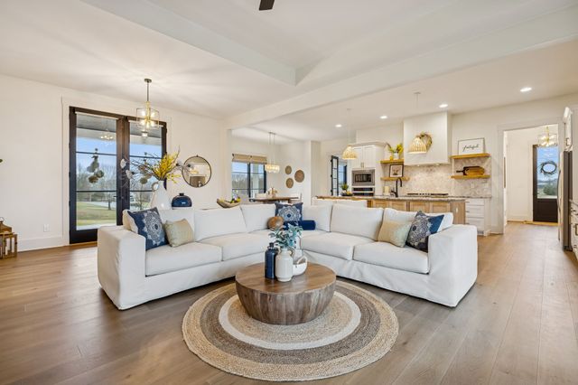 3000 Ora Ln, Spring Hill, TN 37174