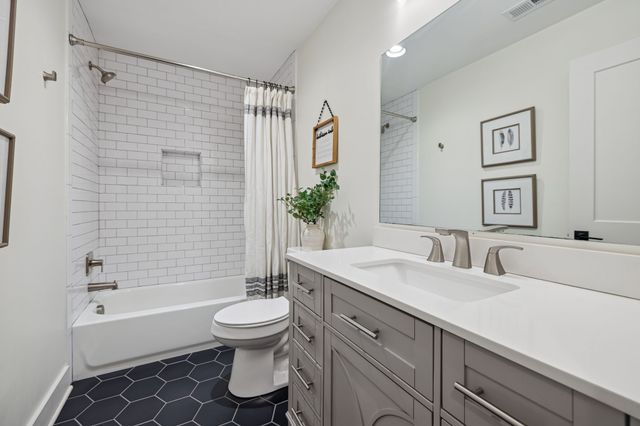 3000 Ora Ln, Spring Hill, TN 37174