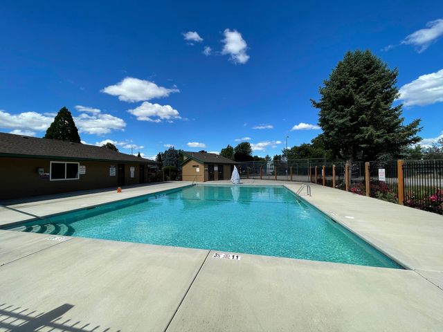 720 Hedy Jayne, Medford, OR 97501