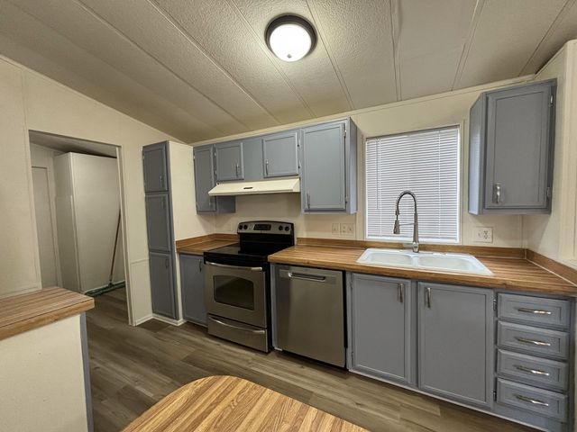 720 Hedy Jayne, Medford, OR 97501