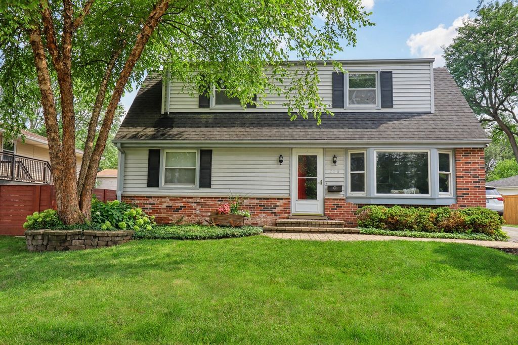 348 Cherrywood Road, Buffalo Grove, IL 60089 — exterior
