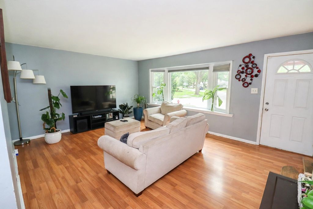 348 Cherrywood Road, Buffalo Grove, IL 60089 — photo 2