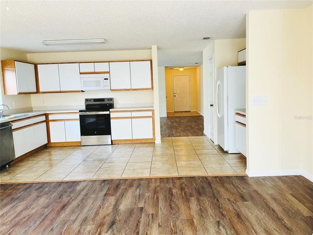 15090 WATERFORD CHASE PKWY, Orlando, FL 32828
