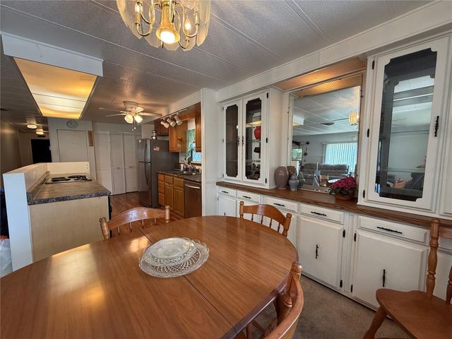 2595 BROOKSIDE CIR, Mount Dora, FL 32757