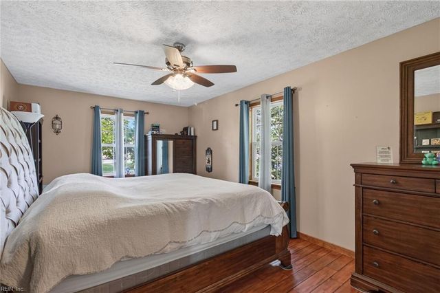 102 Butlers Pointe Ln, Smithfield, VA 23430
