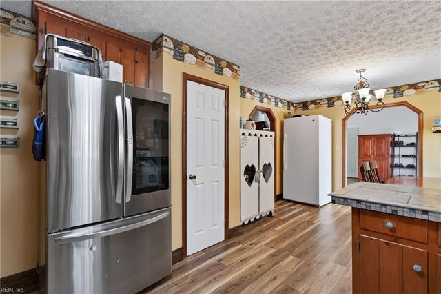 102 Butlers Pointe Ln, Smithfield, VA 23430