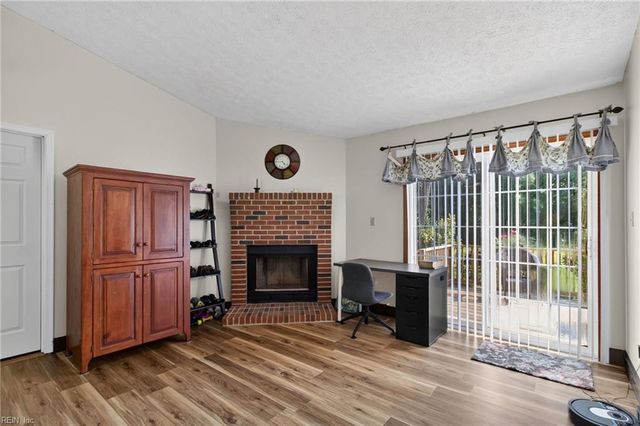 102 Butlers Pointe Ln, Smithfield, VA 23430