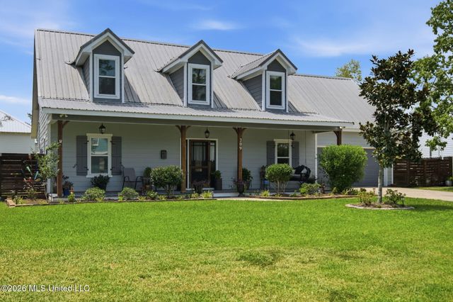 209 Blue Heron Cove, Waveland, MS 39576