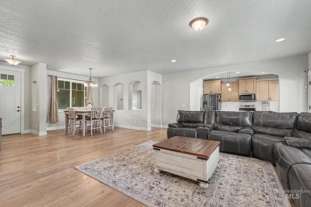 1628 W Whistleberry St, Middleton, ID 83644