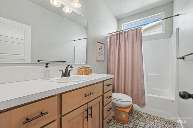 1628 W Whistleberry St, Middleton, ID 83644