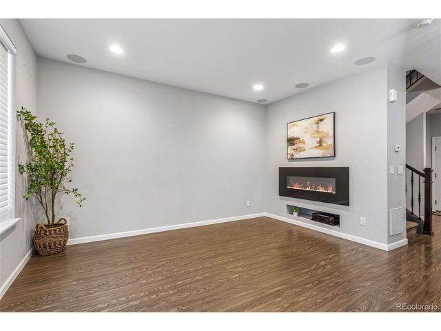 9050 E Caley Way, Englewood, CO 80111