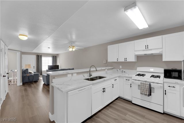 2110 Sleepy Court 2110, Las Vegas, NV 89106