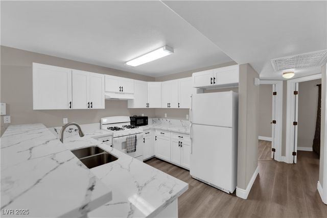 2110 Sleepy Court 2110, Las Vegas, NV 89106