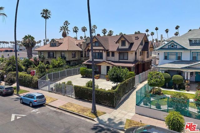 1041 Elden Avenue, Los Angeles, CA 90006