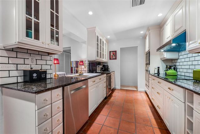 3620 Battersea Rd, Miami, FL 33133