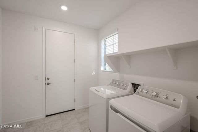 7669 W BRONCO Trail, Peoria, AZ 85383