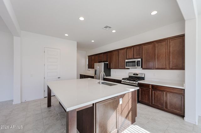 7669 W BRONCO Trail, Peoria, AZ 85383