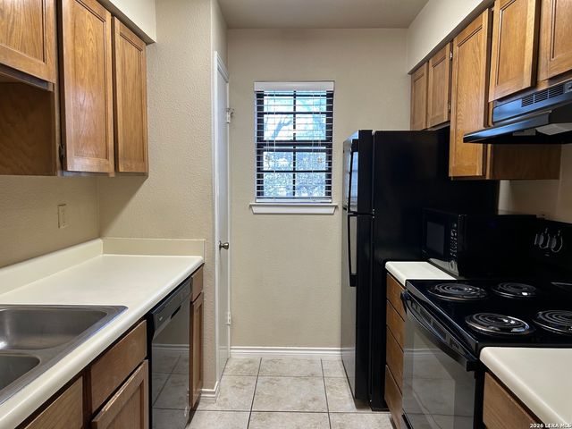 13018 Heimer Rd Apt 910, San Antonio, TX 78216