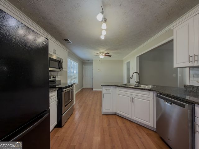 593 Red Tip Lane, Loganville, GA 30052