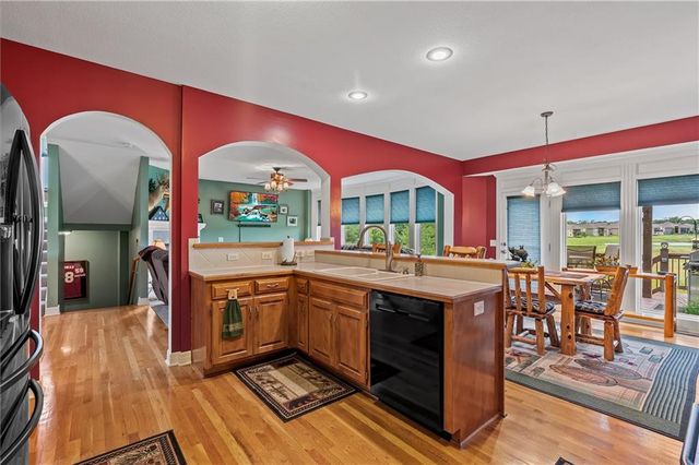 2204 Prairie Creek Drive, Kearney, MO 64060