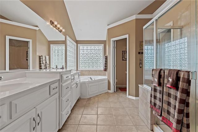 2204 Prairie Creek Drive, Kearney, MO 64060