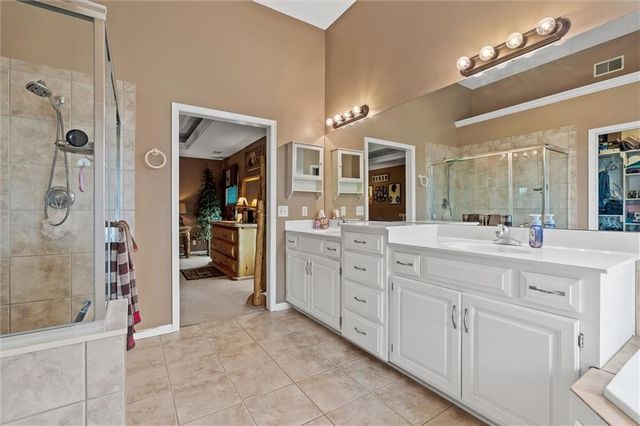2204 Prairie Creek Drive, Kearney, MO 64060