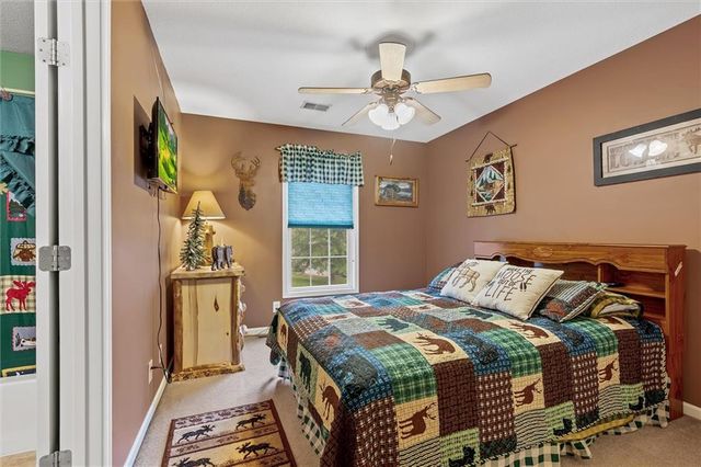 2204 Prairie Creek Drive, Kearney, MO 64060