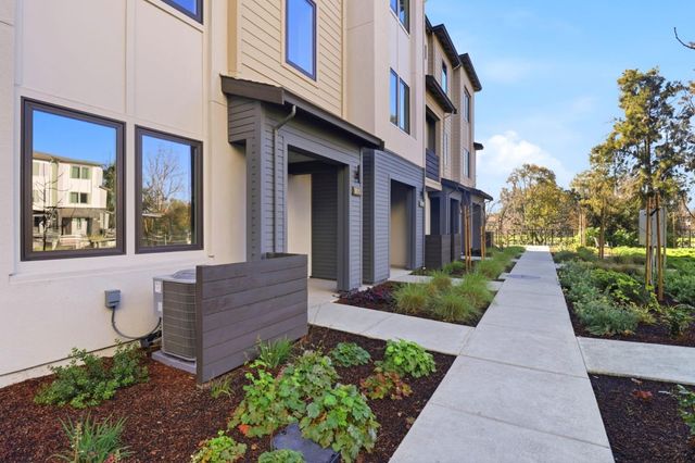 1129 Esther Court, Palo Alto, CA 94303