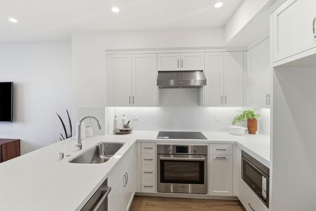 1129 Esther Court, Palo Alto, CA 94303