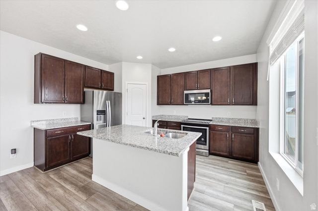 1756 E SEABISCUIT CT, Eagle Mountain, UT 84005