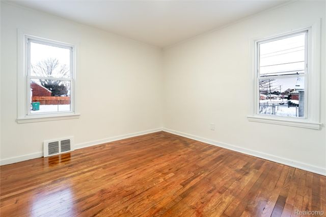 15162 Sprenger Avenue, Eastpointe, MI 48021