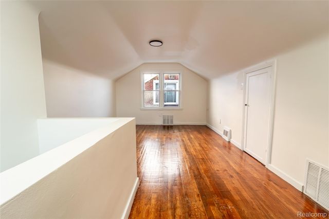 15162 Sprenger Avenue, Eastpointe, MI 48021