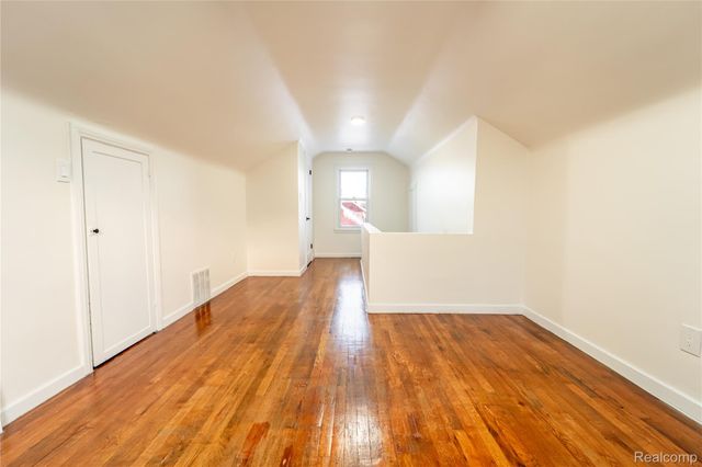 15162 Sprenger Avenue, Eastpointe, MI 48021