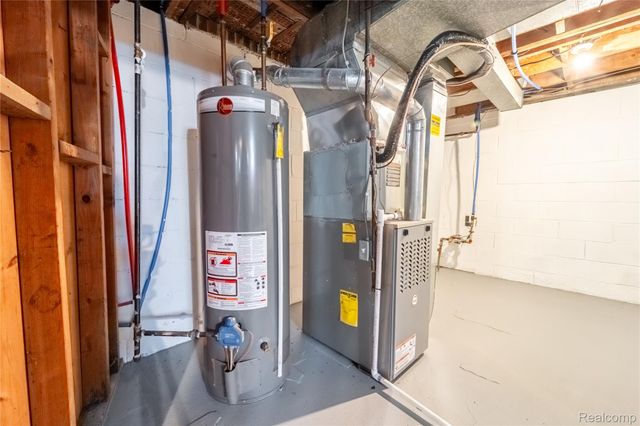 15162 Sprenger Avenue, Eastpointe, MI 48021