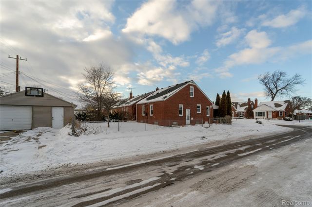 15162 Sprenger Avenue, Eastpointe, MI 48021