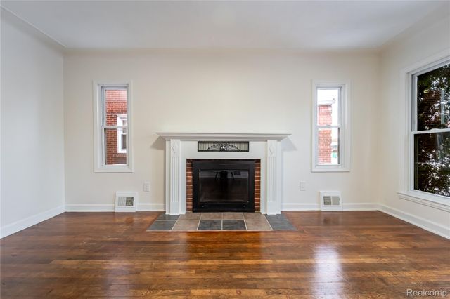 15162 Sprenger Avenue, Eastpointe, MI 48021