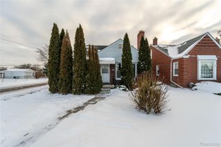 15162 Sprenger Avenue, Eastpointe, MI 48021