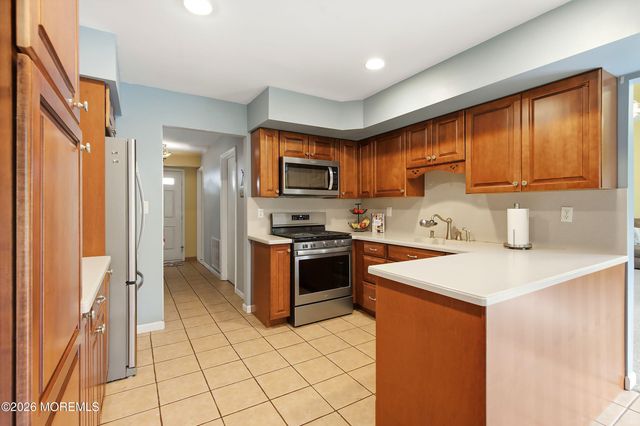 18 Markwood Drive, Howell, NJ 07731