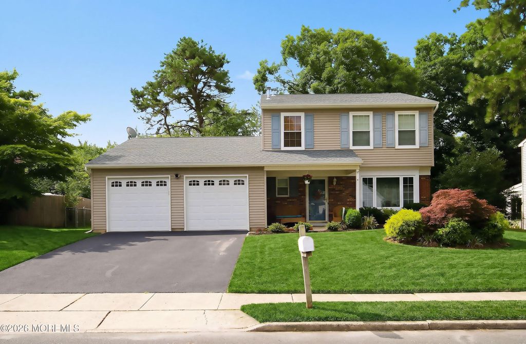 18 Markwood Drive, Howell, NJ 07731