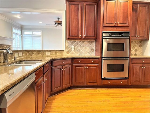 895 Lenox Ct NE, Atlanta, GA 30324