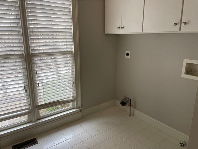 895 Lenox Ct NE, Atlanta, GA 30324