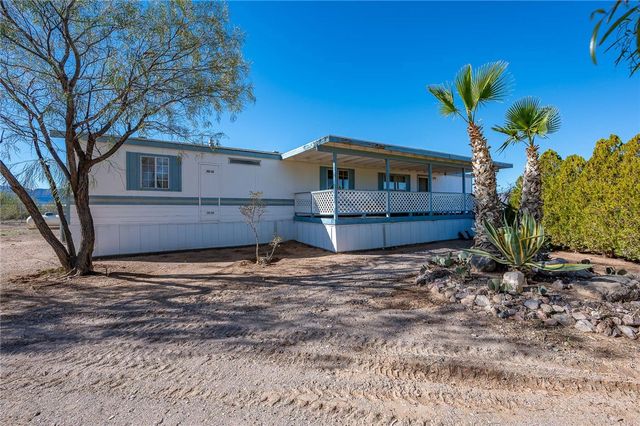 917 S Estrella Road, Golden Valley, AZ 86413