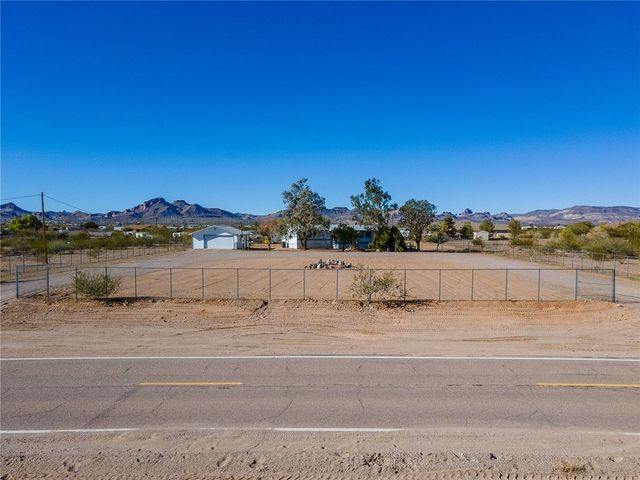 917 S Estrella Road, Golden Valley, AZ 86413