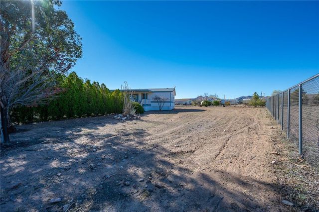 917 S Estrella Road, Golden Valley, AZ 86413