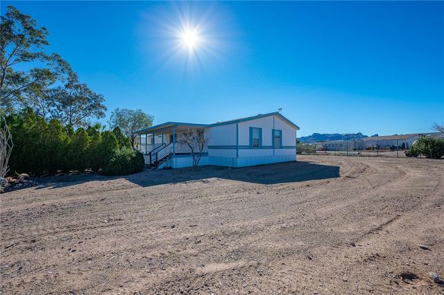 917 S Estrella Road, Golden Valley, AZ 86413