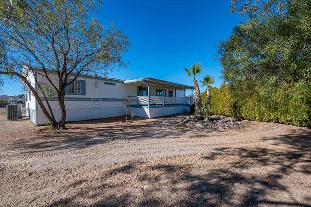 917 S Estrella Road, Golden Valley, AZ 86413