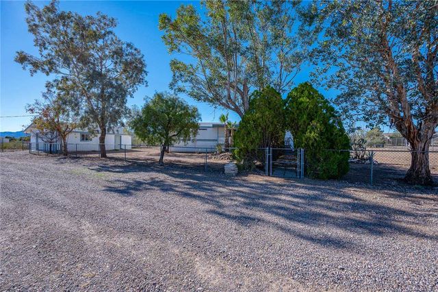 917 S Estrella Road, Golden Valley, AZ 86413